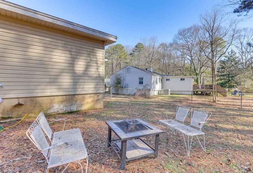 Pet Friendly Birmingham Cottage W/ Private Hot Tub