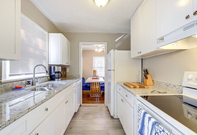 Pet Friendly Georgia Retreat W/ Fire Pit & Porch!