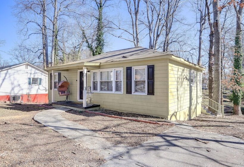 Pet Friendly Georgia Retreat W/ Fire Pit & Porch!