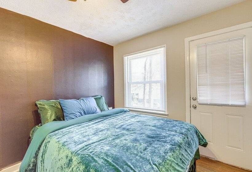 Pet Friendly Georgia Retreat W/ Fire Pit & Porch!