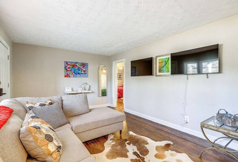 Pet Friendly Georgia Retreat W/ Fire Pit & Porch!