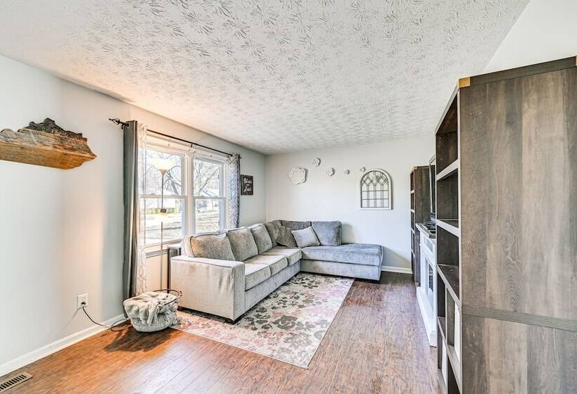 Pet Friendly Lawrenceburg Home Near Distilleries!