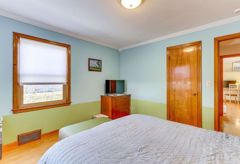 Pet Friendly West Haven Rental: Walk To Beach!