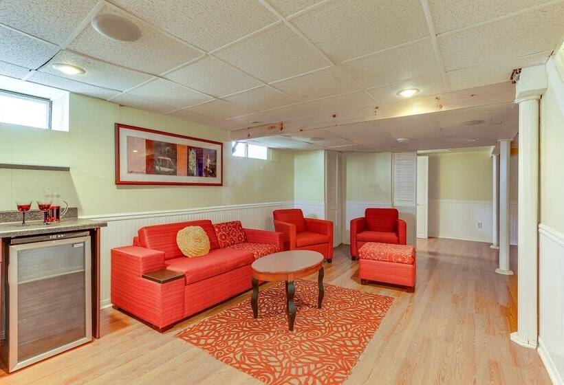 Pet Friendly West Haven Rental: Walk To Beach!