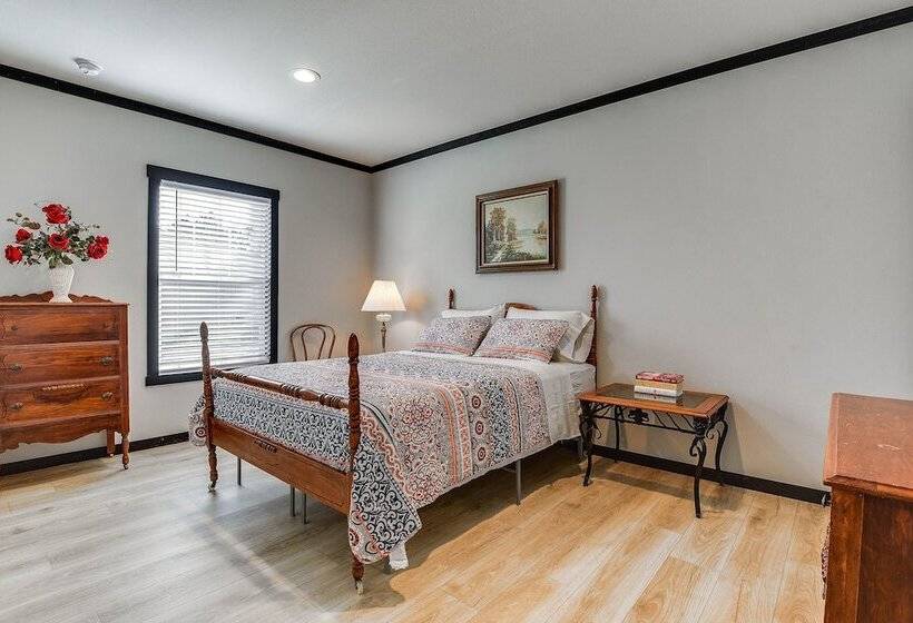 Possum Kingdom Lake House W/ Hot Tub & Shared Dock