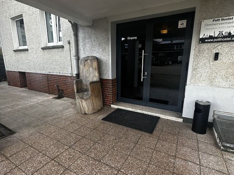 Pott Hostel   Zimmervermietung