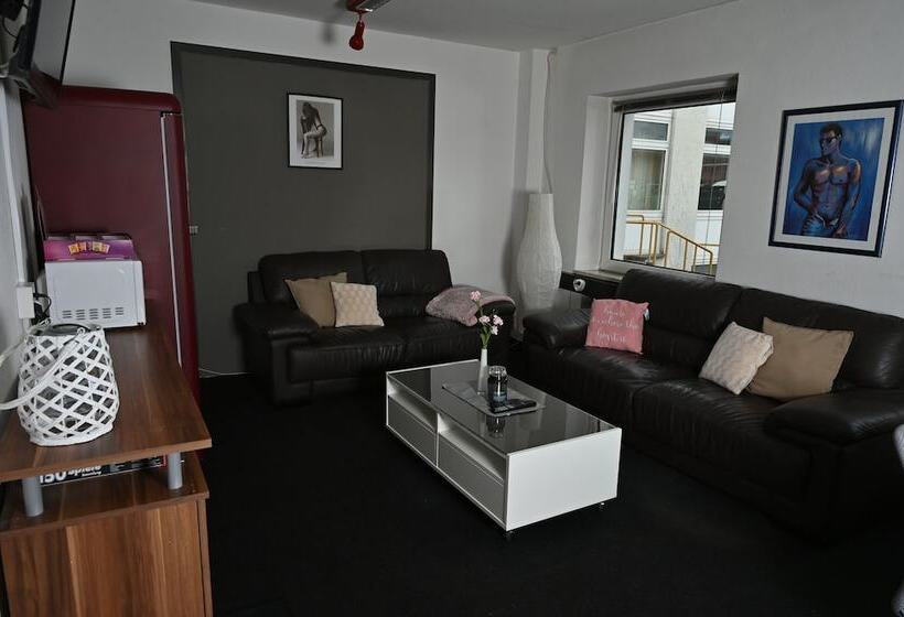 Pott Hostel   Zimmervermietung