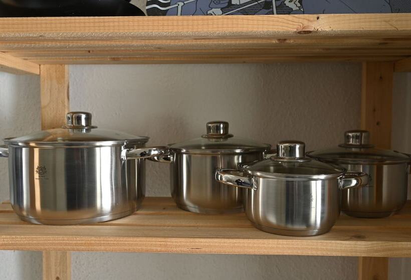 Pott Hostel   Zimmervermietung