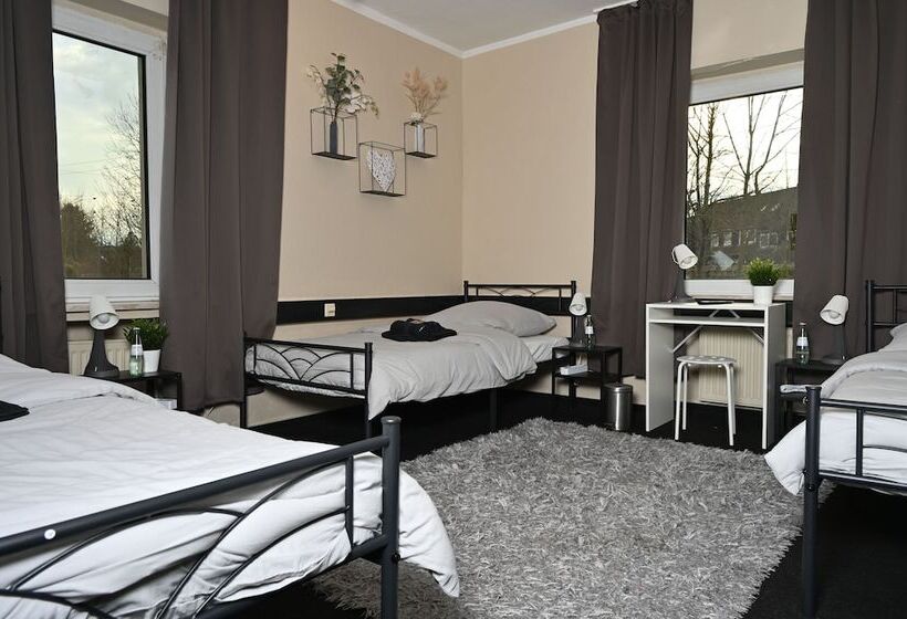 Pott Hostel   Zimmervermietung