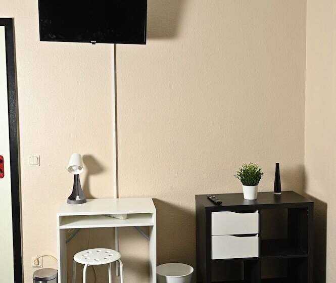 Pott Hostel   Zimmervermietung