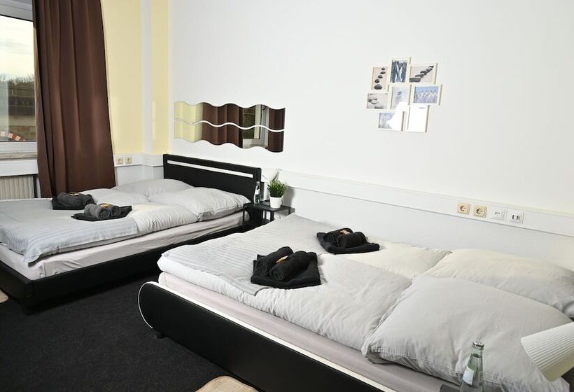 Pott Hostel   Zimmervermietung