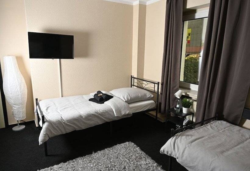 Pott Hostel   Zimmervermietung