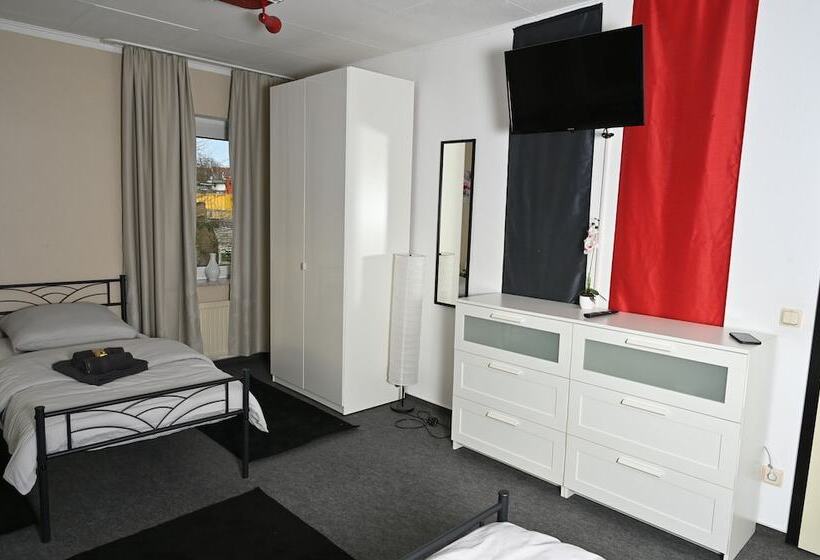 Pott Hostel   Zimmervermietung