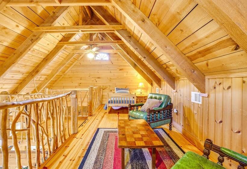 Quaint Dahlonega Cabin W/ Cavenders Creek Access!