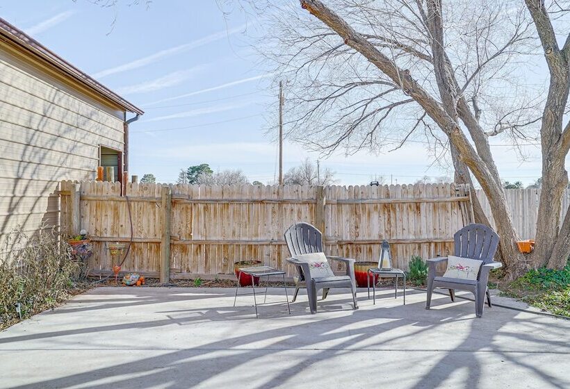 Quiet Country Home In Las Cruces W/ Horse Stalls!