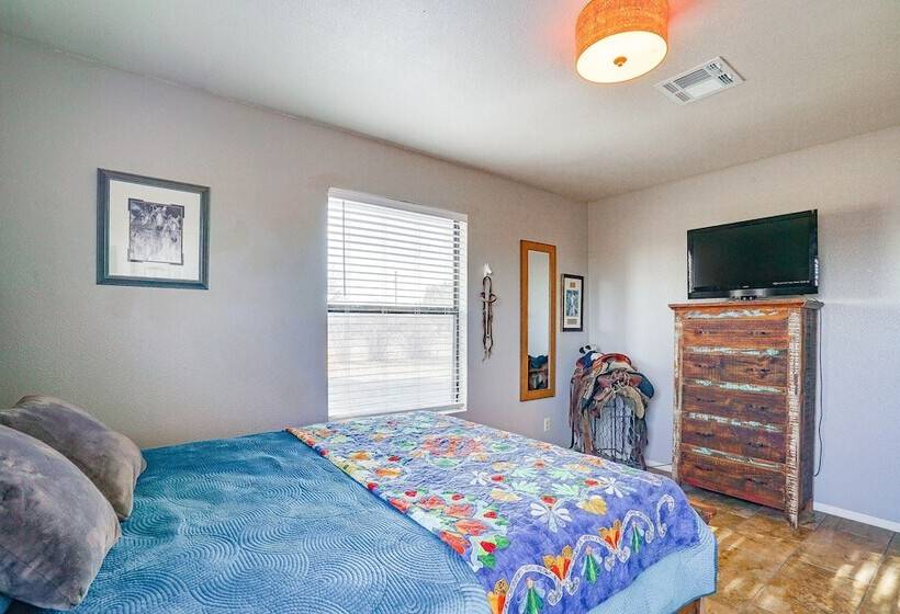 Quiet Country Home In Las Cruces W/ Horse Stalls!