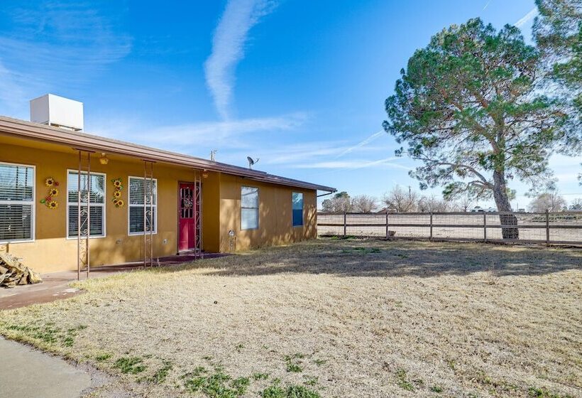 Quiet Country Home In Las Cruces W/ Horse Stalls!