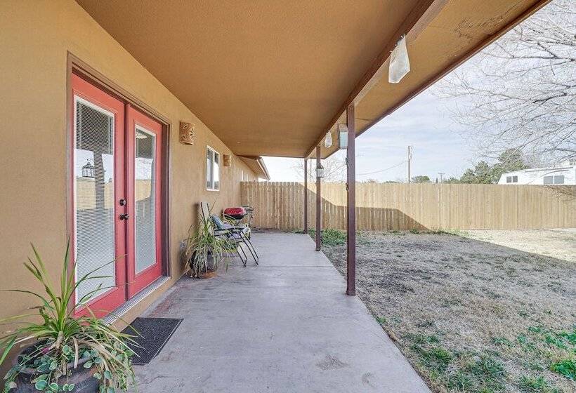 Quiet Country Home In Las Cruces W/ Horse Stalls!