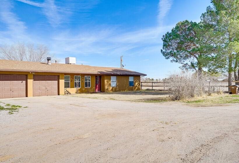 Quiet Country Home In Las Cruces W/ Horse Stalls!