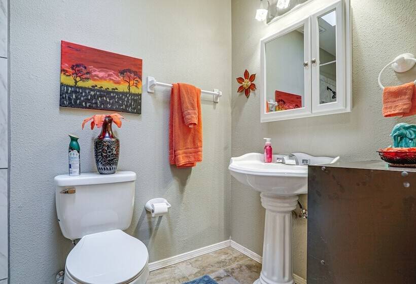 Quiet Country Home In Las Cruces W/ Horse Stalls!