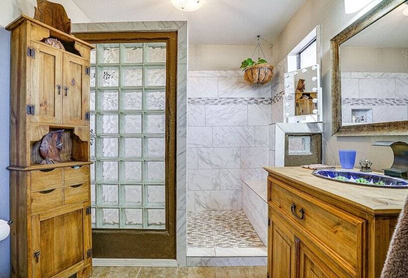 Quiet Country Home In Las Cruces W/ Horse Stalls!