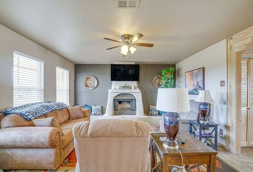 Quiet Country Home In Las Cruces W/ Horse Stalls!