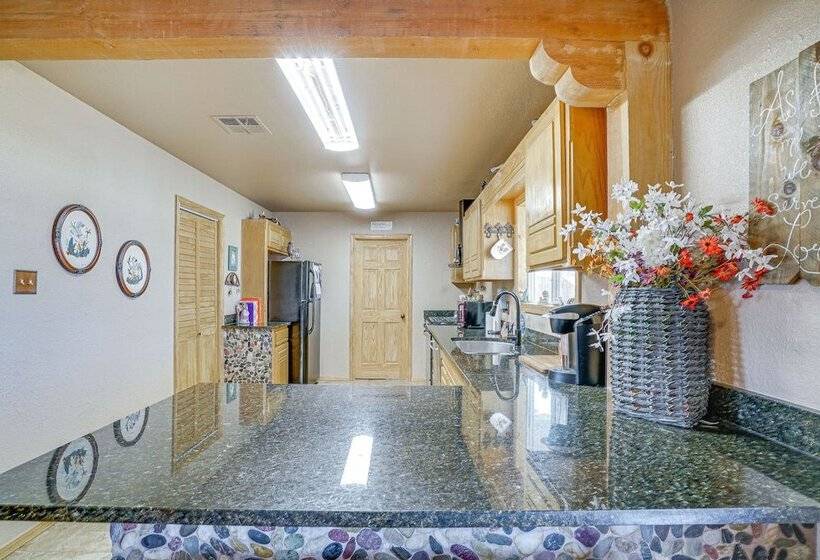 Quiet Country Home In Las Cruces W/ Horse Stalls!