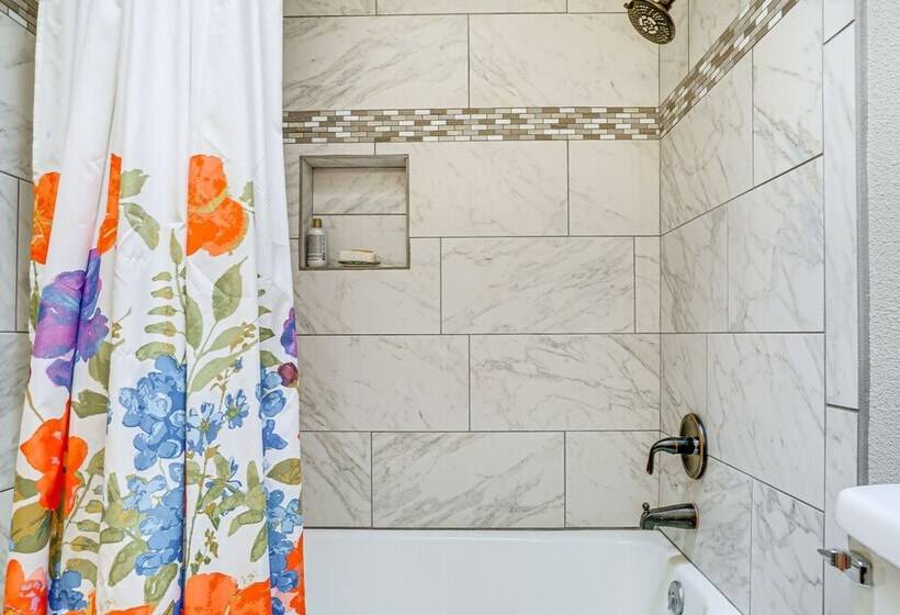 Quiet Country Home In Las Cruces W/ Horse Stalls!