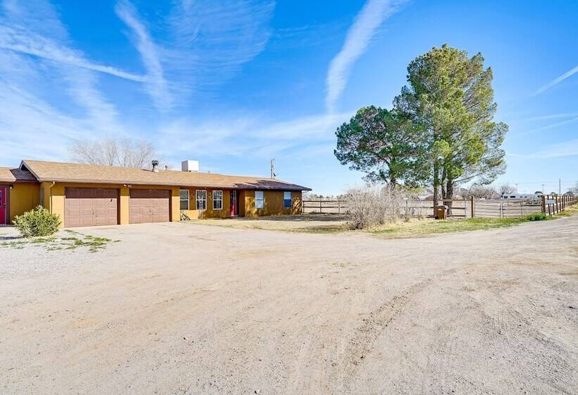 Quiet Country Home In Las Cruces W/ Horse Stalls!