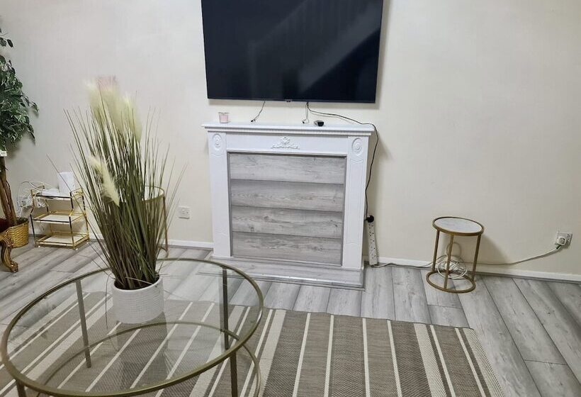 Резиденция Beautiful 2 Bed House In London