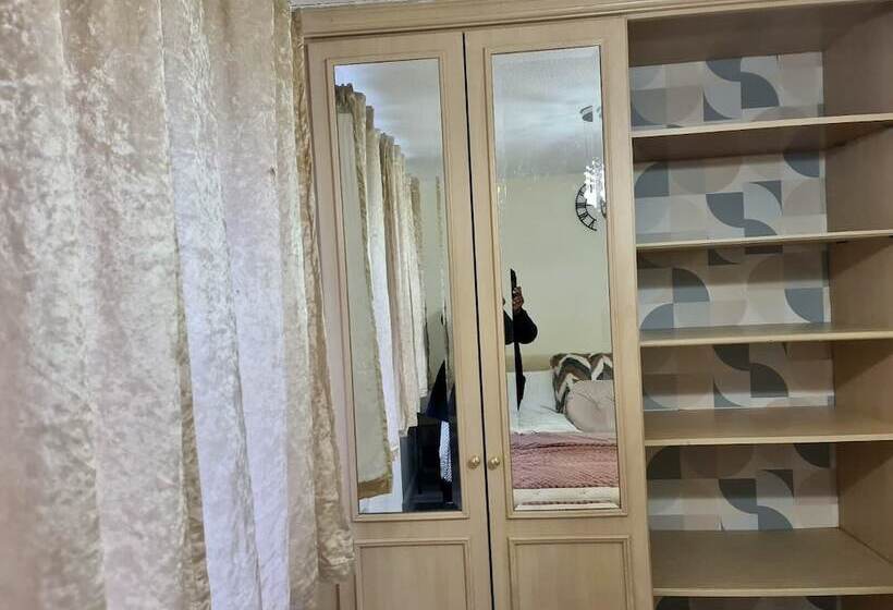 Резиденция Beautiful 2 Bed House In London