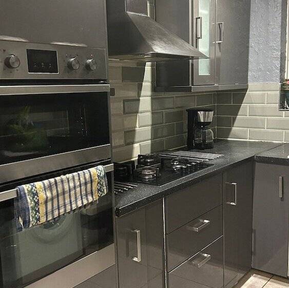 Резиденция Beautiful 3 Bed House In London