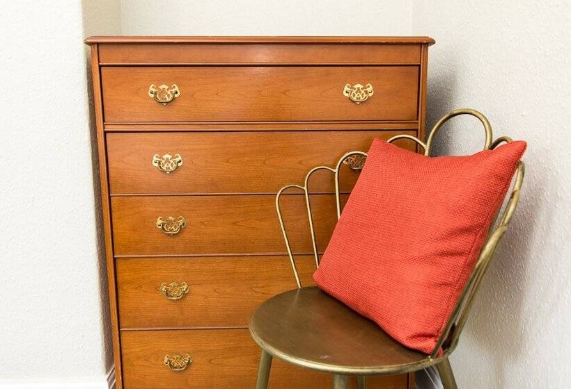 اقامتگاه Captivating 2 Bed House In Chesterfield