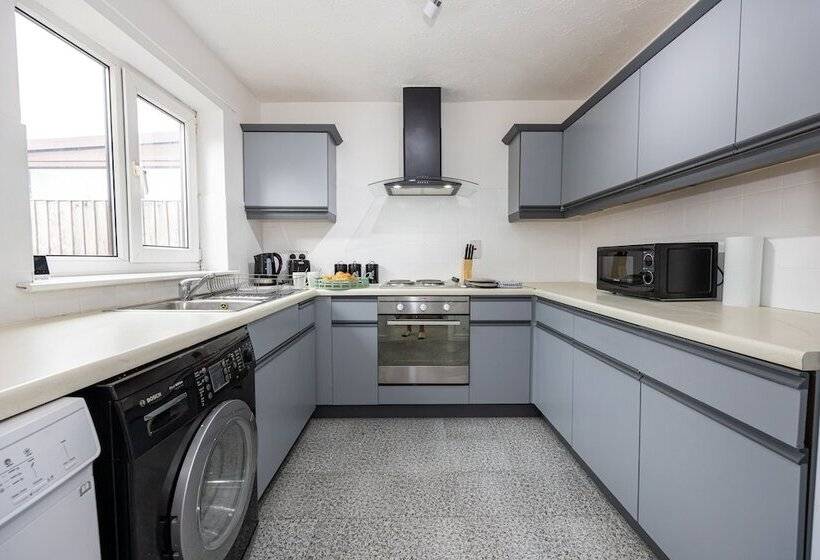 레지던스 Captivating 3 Bed House In Blackburn