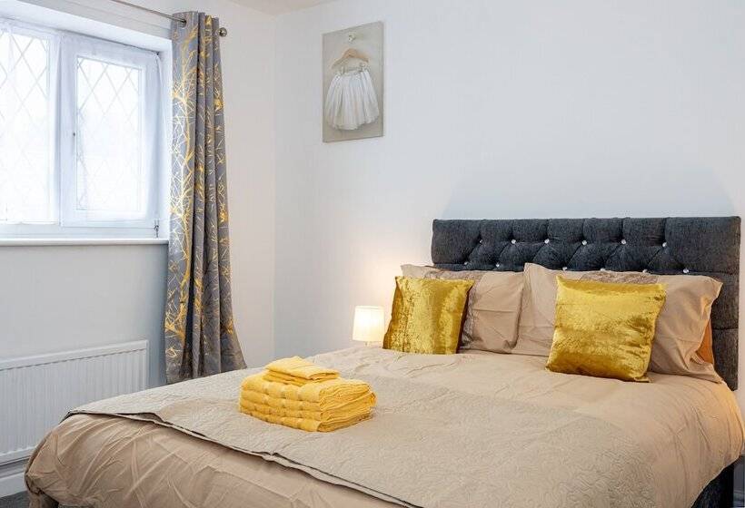 レジデンス Captivating 3 Bed House In Blackburn