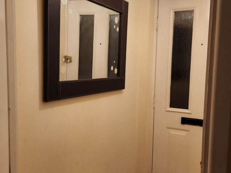 住所  Captivating 3 Bed House In Kent