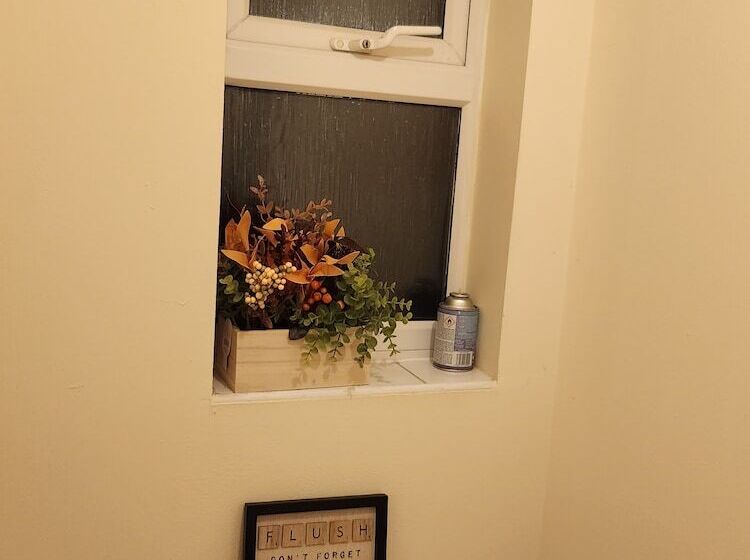 住所  Captivating 3 Bed House In Kent