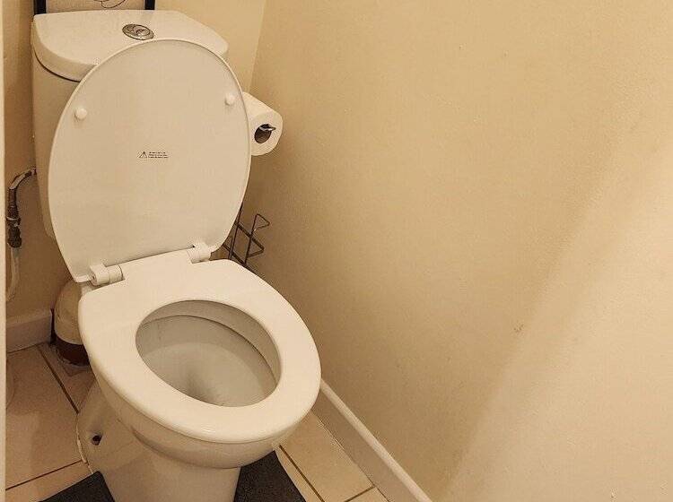 住所  Captivating 3 Bed House In Kent