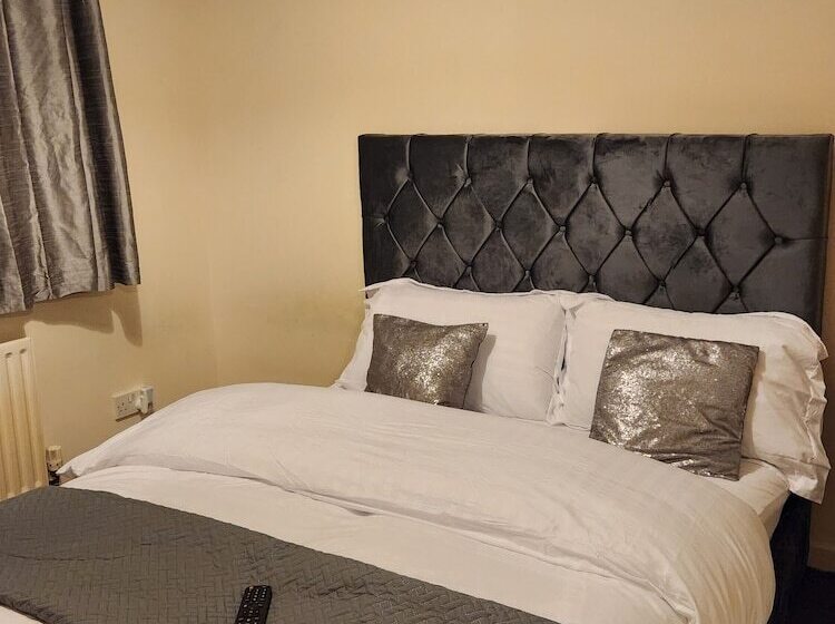 住所  Captivating 3 Bed House In Kent