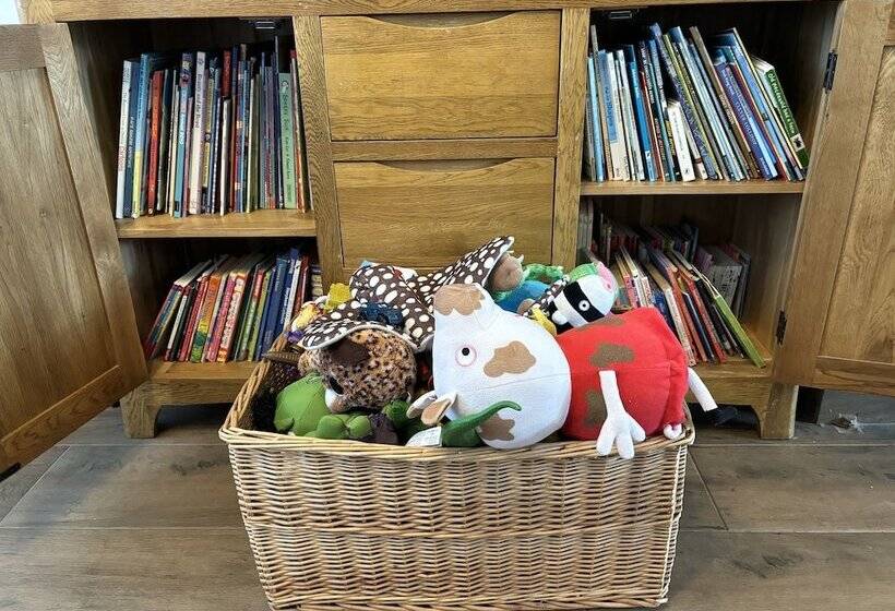 דירת נופש House Few Mins From Beach With Hot Tub & Sauna