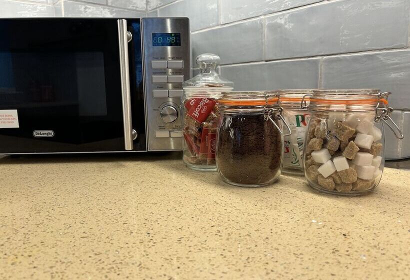 דירת נופש House Few Mins From Beach With Hot Tub & Sauna