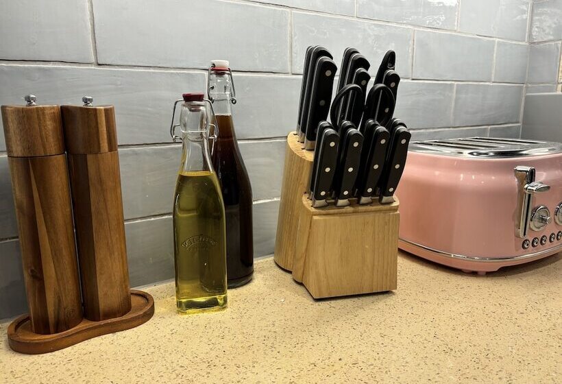 דירת נופש House Few Mins From Beach With Hot Tub & Sauna