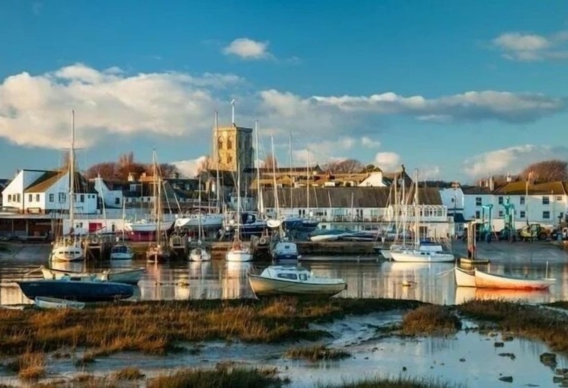 דירת נופש House Few Mins From Beach With Hot Tub & Sauna