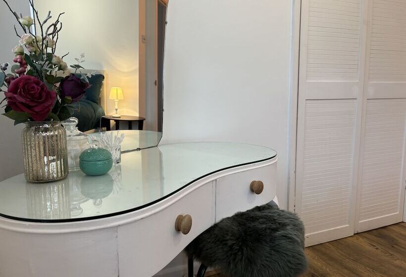 דירת נופש House Few Mins From Beach With Hot Tub & Sauna