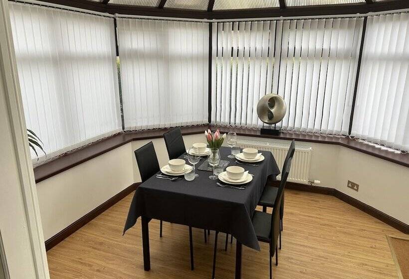 레지던스 House In Stoneywood,dyce