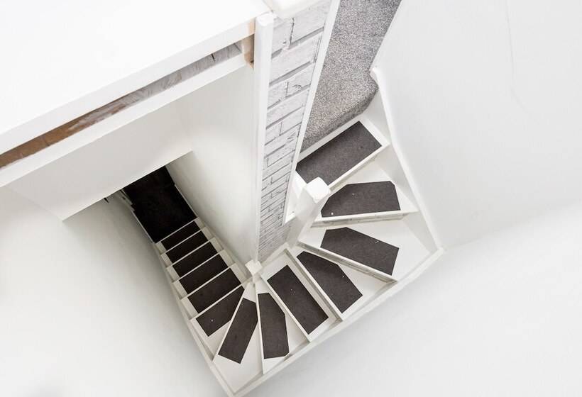 Резиденция Immaculate 3 Bed House In Accrington