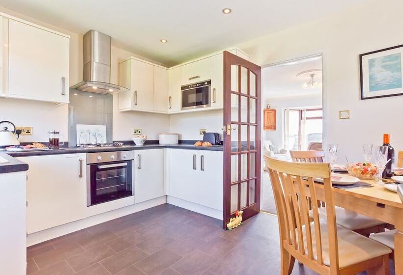 住所 Lothlorien In Grange Over Sands With Bay Views