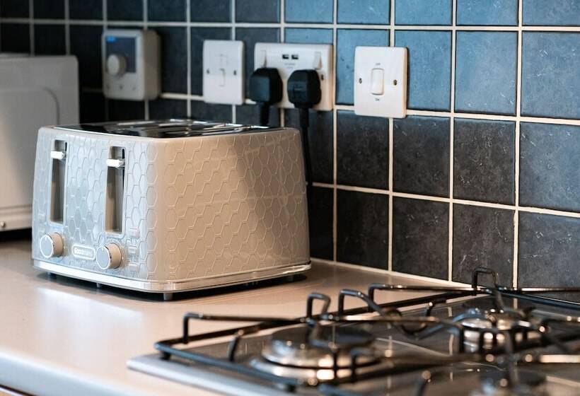 דירת נופש Lovely 4 Bed House In Huntingdon