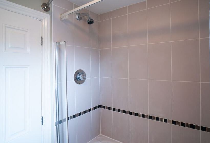 דירת נופש Lovely 4 Bed House In Huntingdon