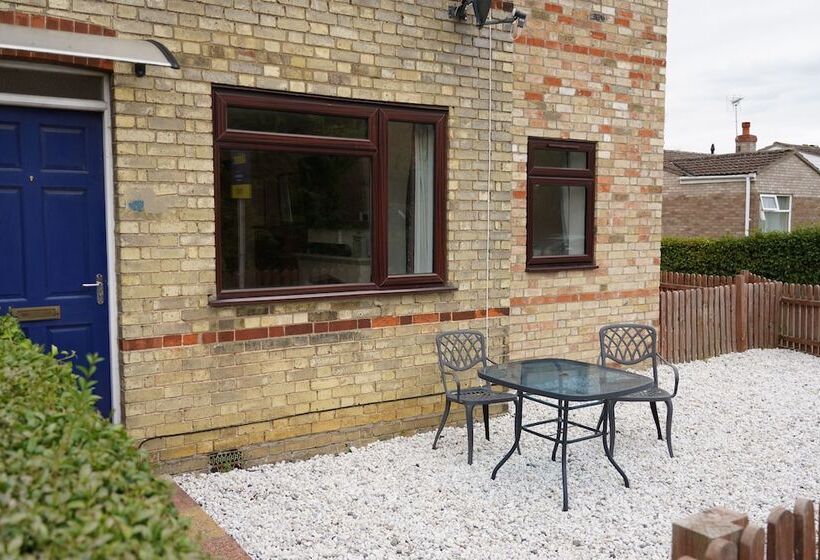 اقامتگاه Lovely House In Cambridge With 5 Double Beds